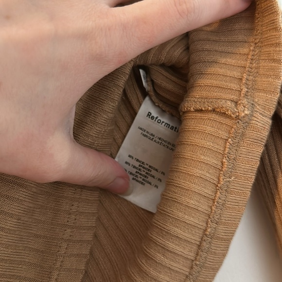 Reformation Cropped knit, long sleeve caramel colored shirt - Picture 3 of 4